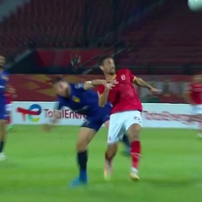 El-Ahly.com يثبت صحة قرار الحكم بطرد مدافع الترجي أمام الأهلي